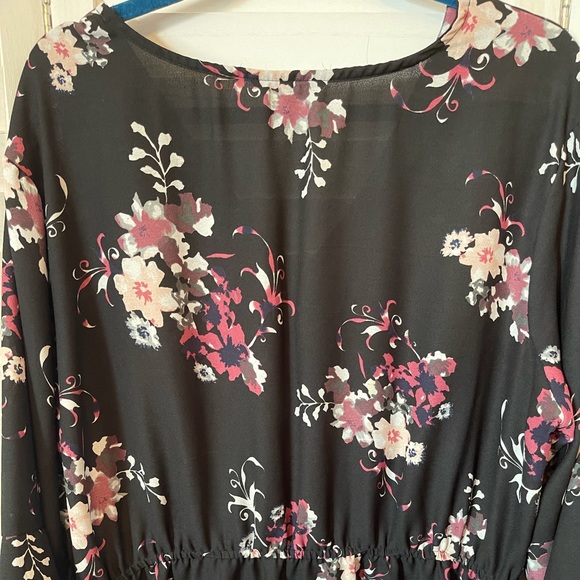 Hint of Blush black floral dress size 3X - Picture 3 of 8